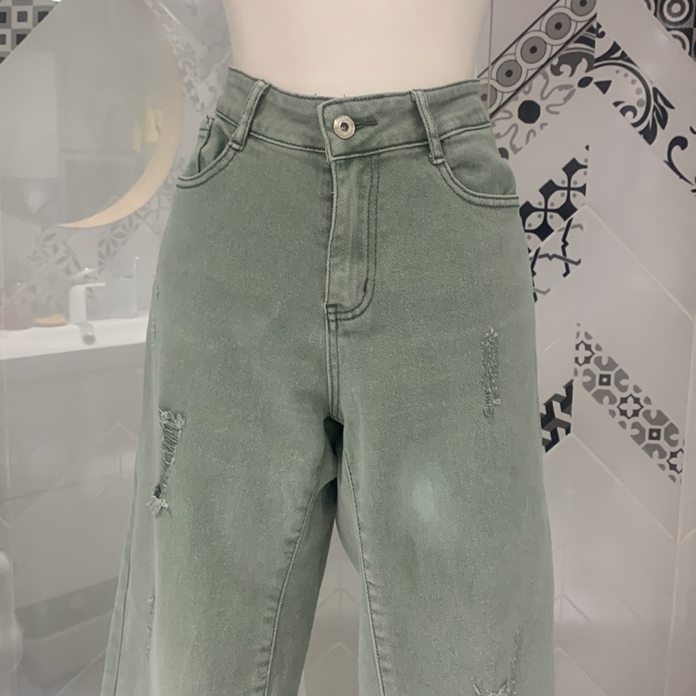 Beautiful Distressed Wide Legs Denim Cropped Fashion Jeans - Picture 3 of 14